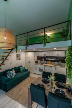 Jungle & Marble Apartments